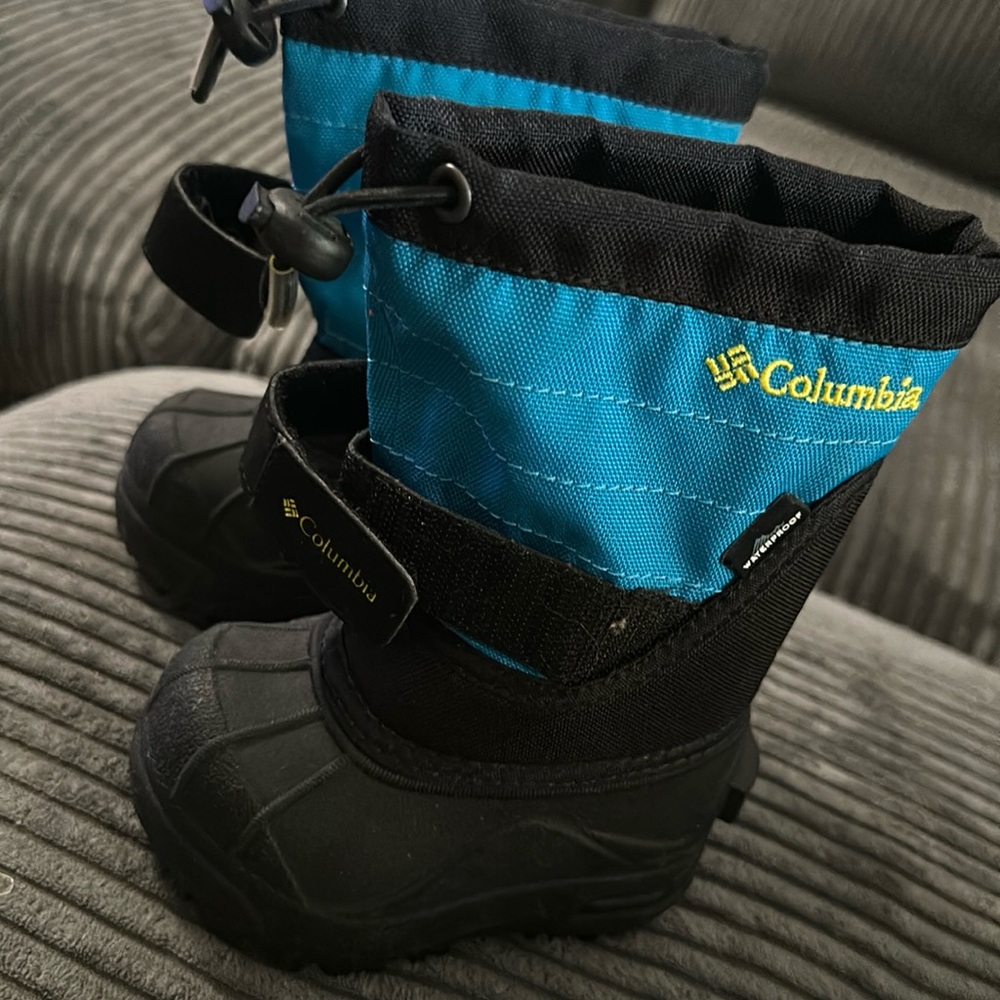 Columbia kids snow boots unisex